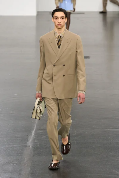 Look 5